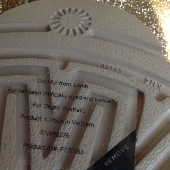 New UGG Mini Bailey Bow Gold Ankle Boots - Picture 7 of 8